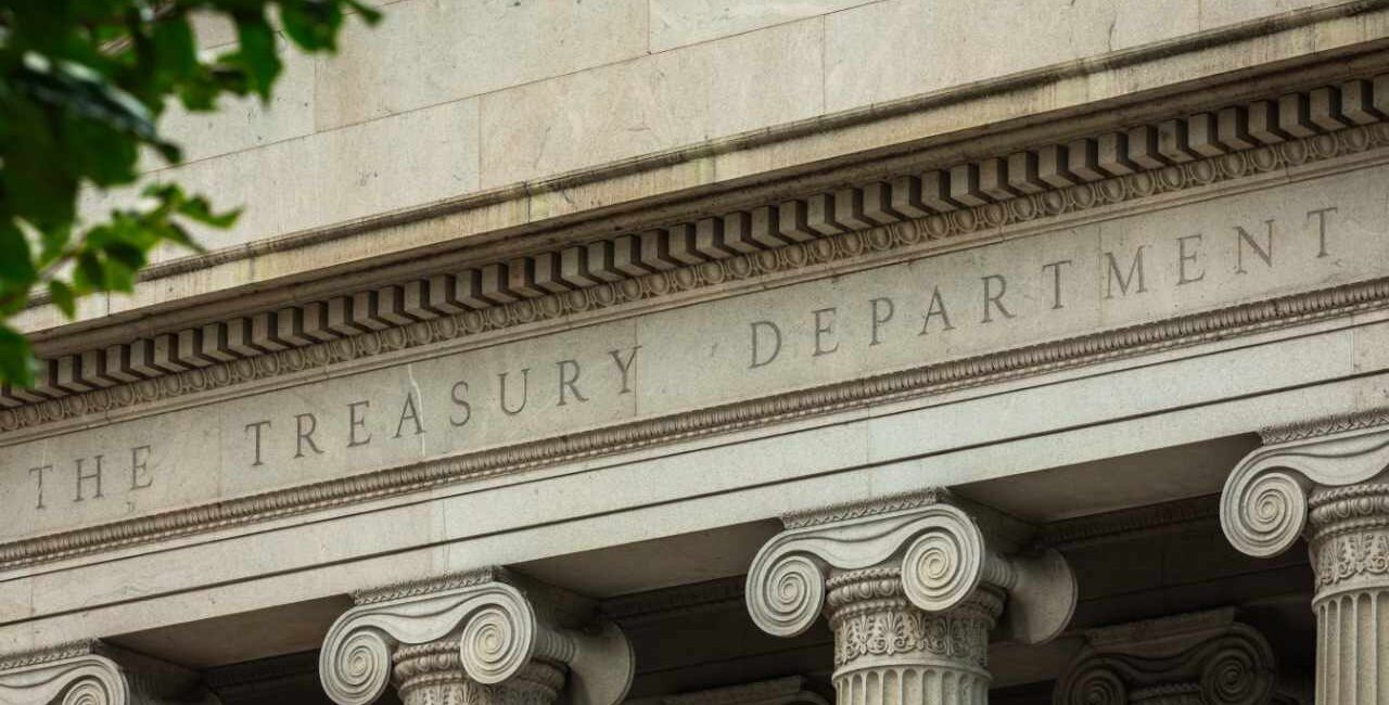 Treasury Committee Eyes Stablecoin Boom Fueling US Bond Demand